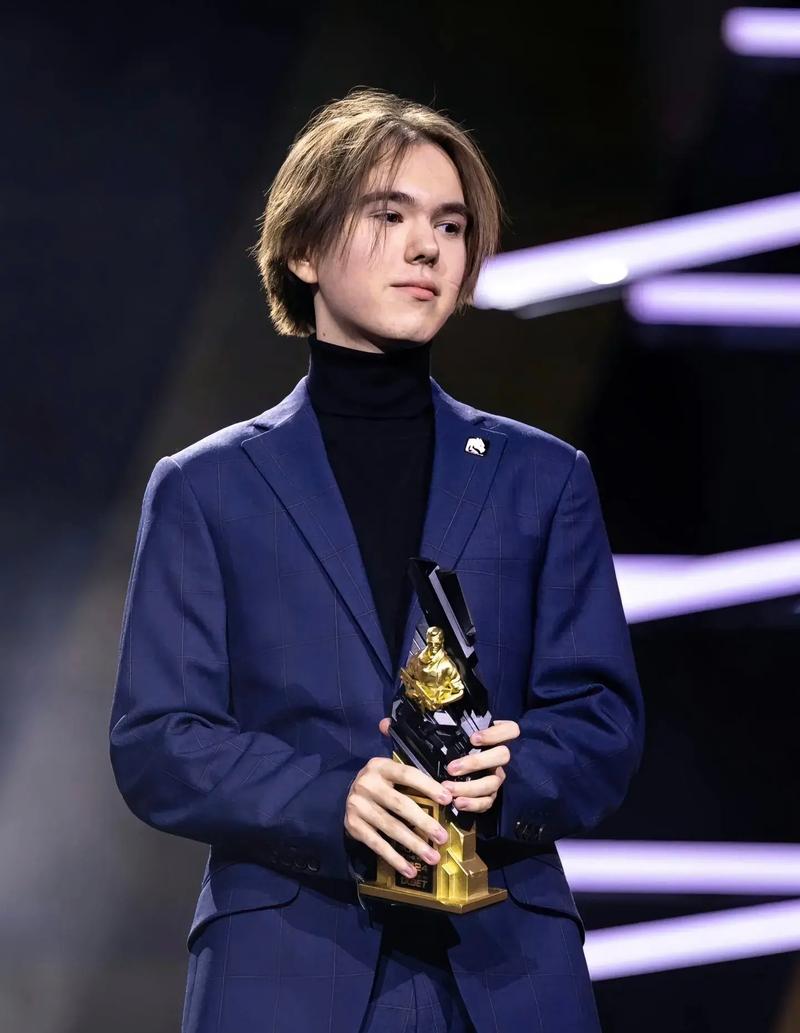 英雄联盟NEST2022参赛队员，有一线选手噢