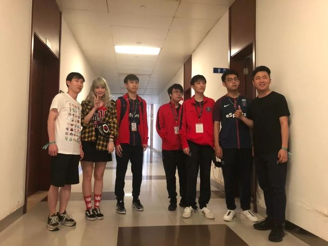 EDG主教练朱开：主打的就是一个不被人看好，季后赛加油吧！