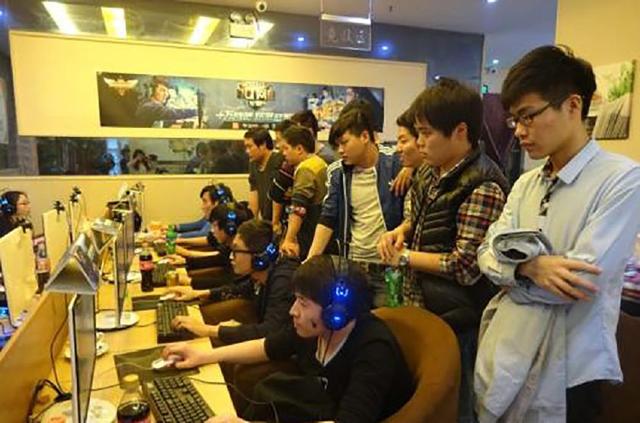 LCS赛区的日程安排将会在北京时间2023年1月11日，凌晨3-7点开始进行